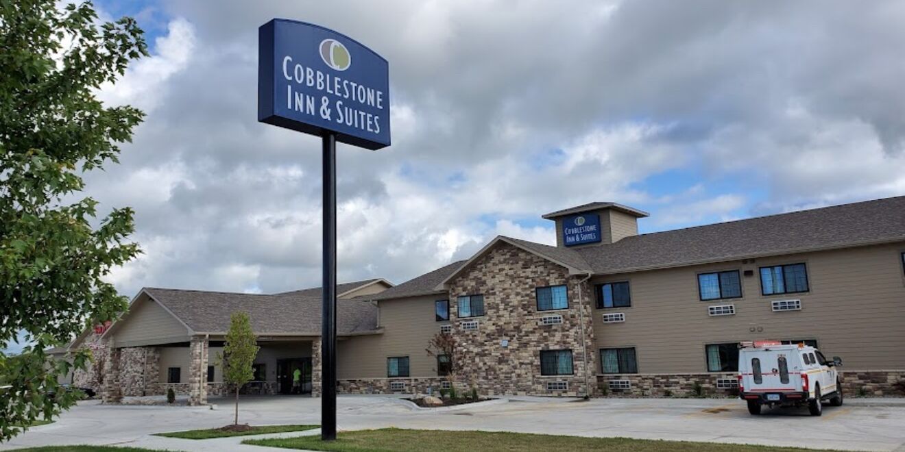 Picture of Cobblestone Inn & Suites