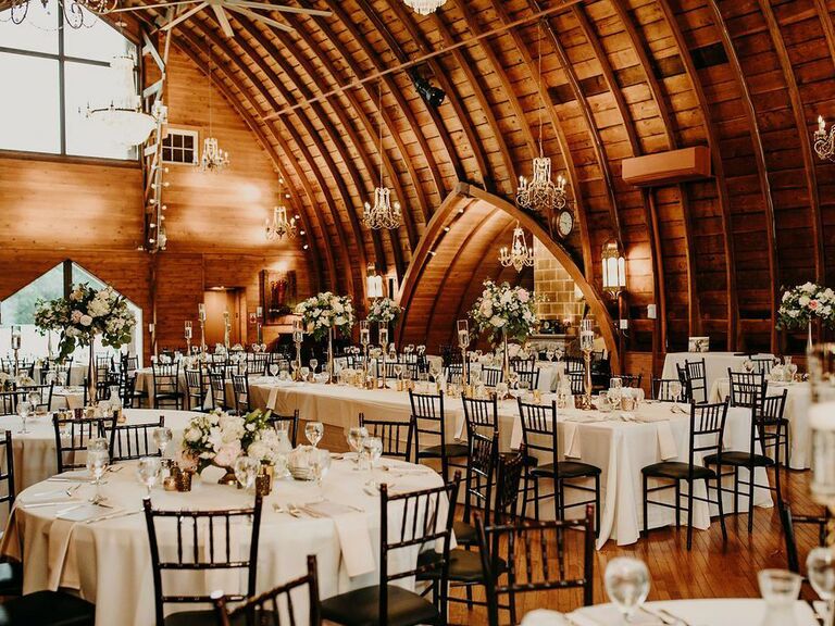 Barn wedding venue in Eden Prairie, Minnesota.