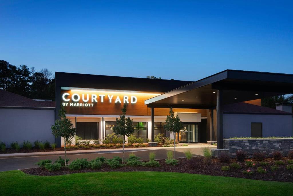 Picture of Courtyard Birmingham Homewood