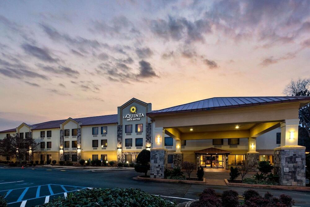 Picture of La Quinta Inn & Suites by Wyndham LaGrange / I-85