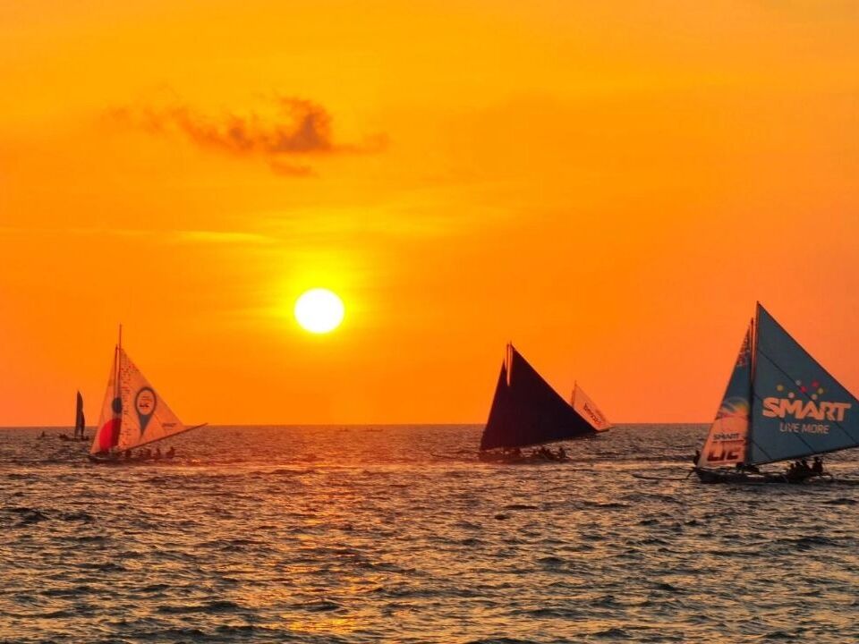 Picture of Sunset Paraw Sailing