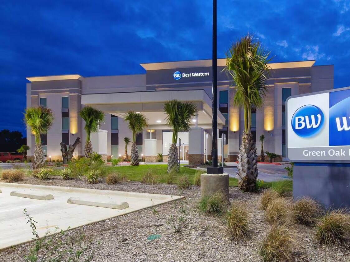 Picture of Best Western Green Oak Inn & Suites