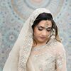 Multicultural Wedding with Green-and-Cream Palette at Garfield Park Conservatory in Chicago, Illinois