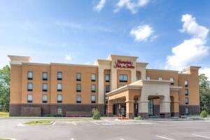Picture of Hampton Inn & Suites Manchester