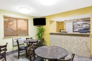 Picture of Super 8 by Wyndham Nampa