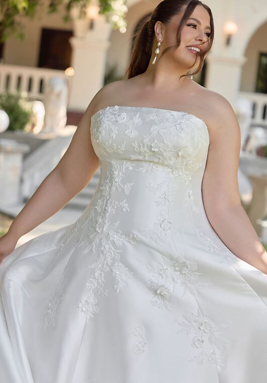 Essense of Australia D4479+ A-Line Wedding Dress - 6