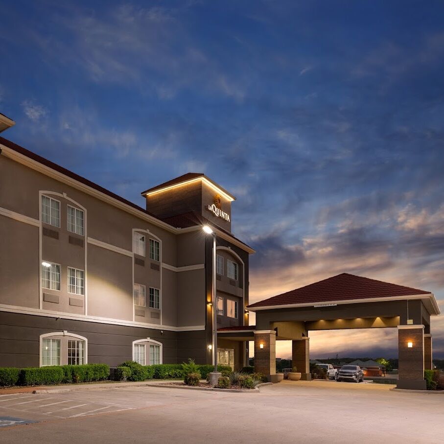 Picture of La Quinta Inn & Suites by Wyndham Bridgeport