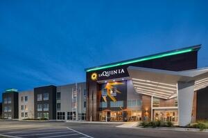 Picture of La Quinta Inn & Suites by Wyndham Perry