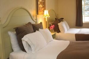 Picture of Hillwinds Inn