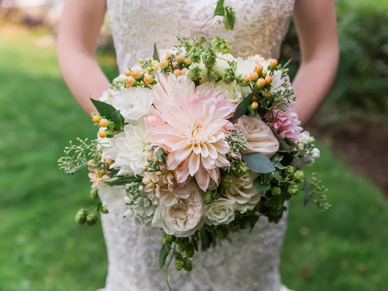 Hops and dahlia wedding bouquet