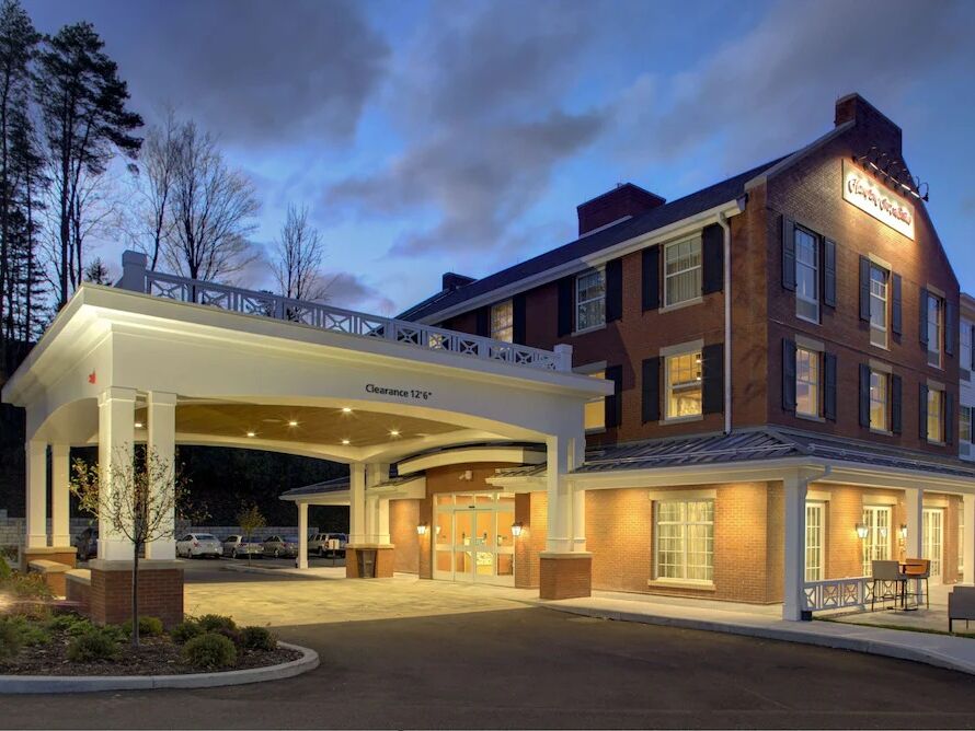 Picture of Hampton Inn & Suites Manchester