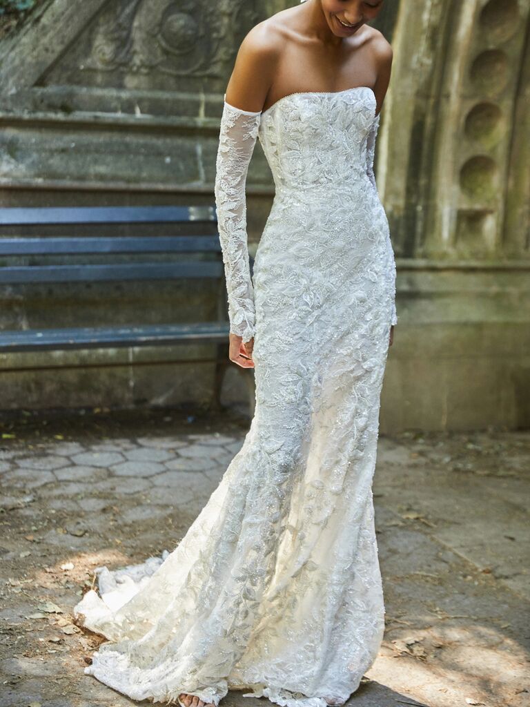 The 11 Best Deep V-Neck Wedding Dresses of 2023