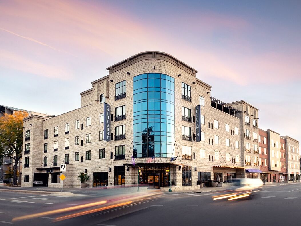 Picture of Bluemont Hotel