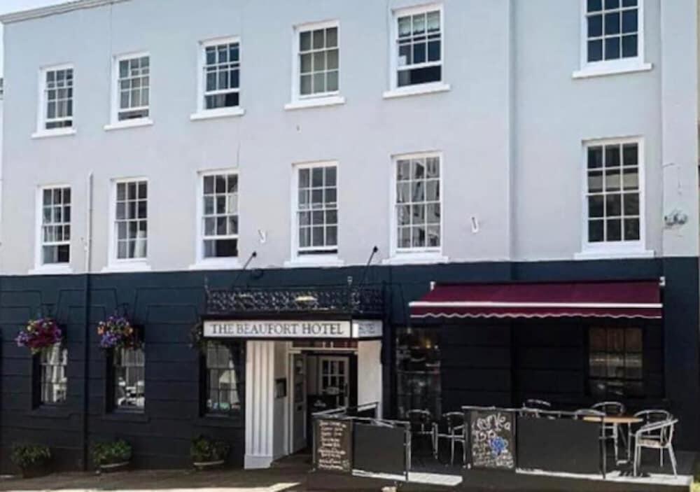 Picture of The Beaufort Hotel