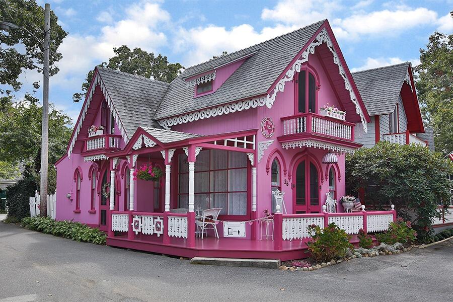 Picture of Tour the Gingerbread Cottages in Oaks Bluffs