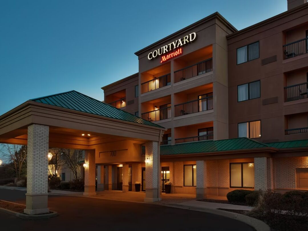 Picture of Courtyard by Marriott Chicago St. Charles