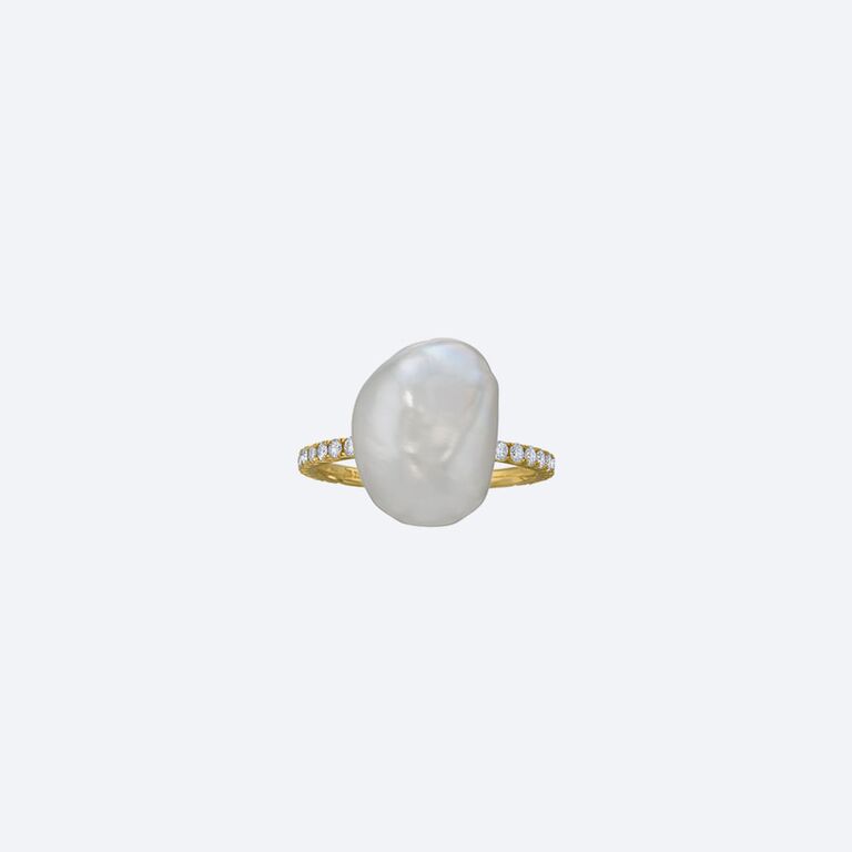 Baroque pearl engagement ring from Sauer
