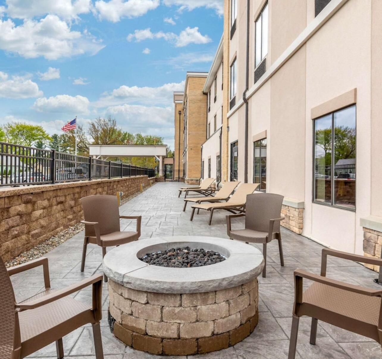 Picture of Comfort Inn & Suites Schenectady-Scotia