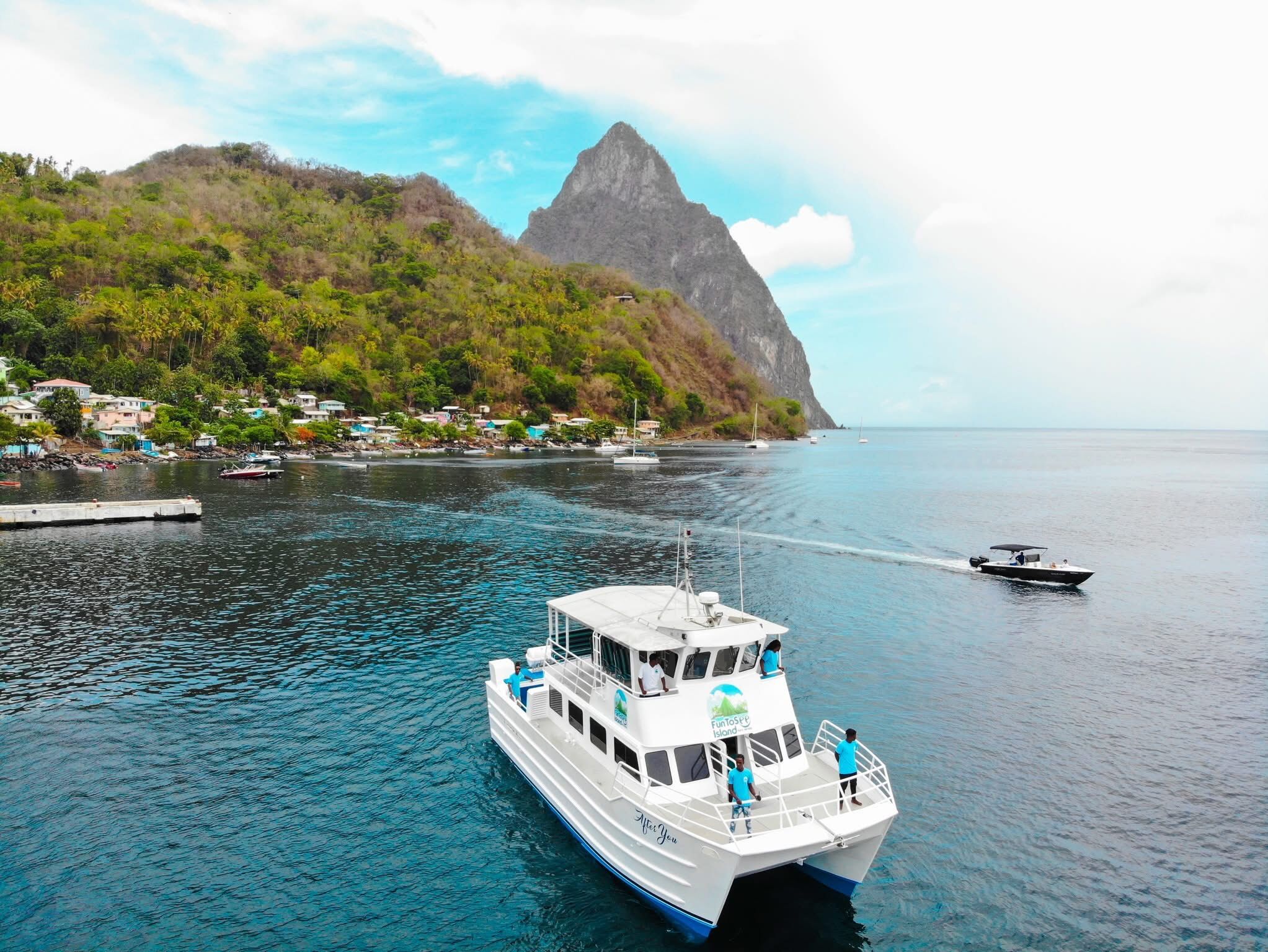 Picture of Ferry Airport Transfer via Fun to See Island