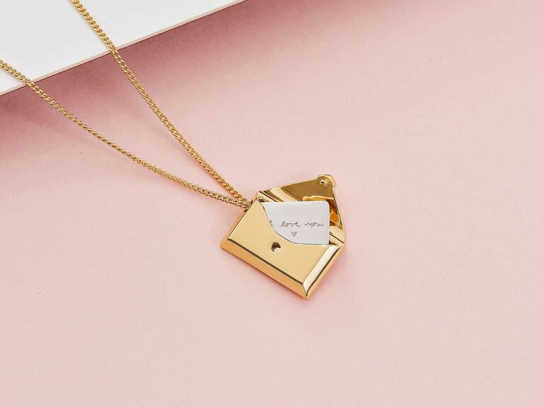 29 Wedding Day Gifts for Your Bride & Future Wife