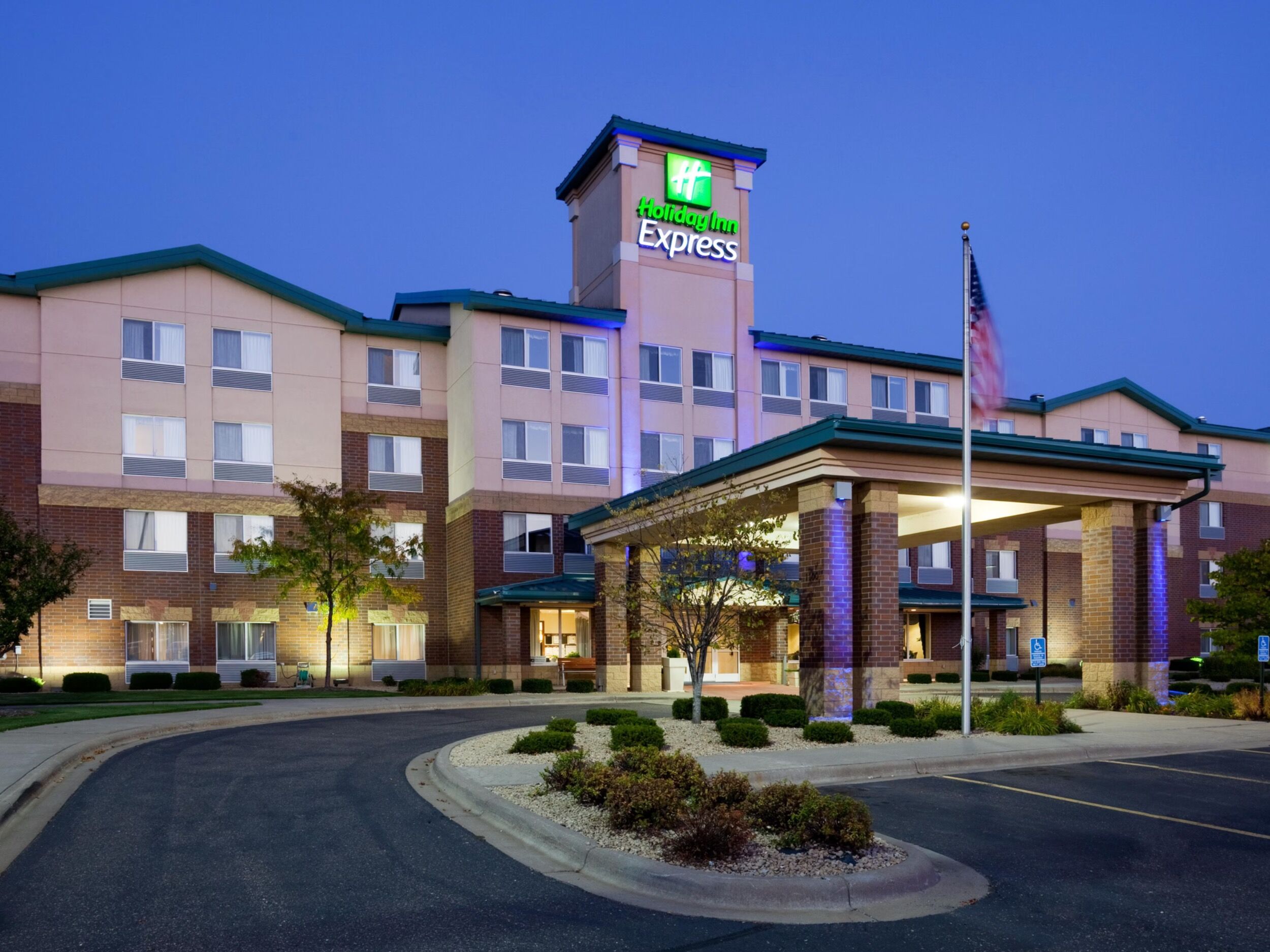 Picture of Holiday Inn Express & Suites St. Paul NE (Vadnais Heights), an IHG Hotel