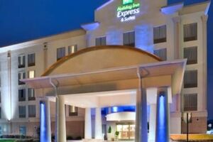Picture of Holiday Inn Express Hotel & Suites Fredericksburg an IHG Hotel