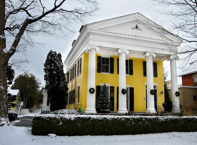 Picture of Laurentide Inn