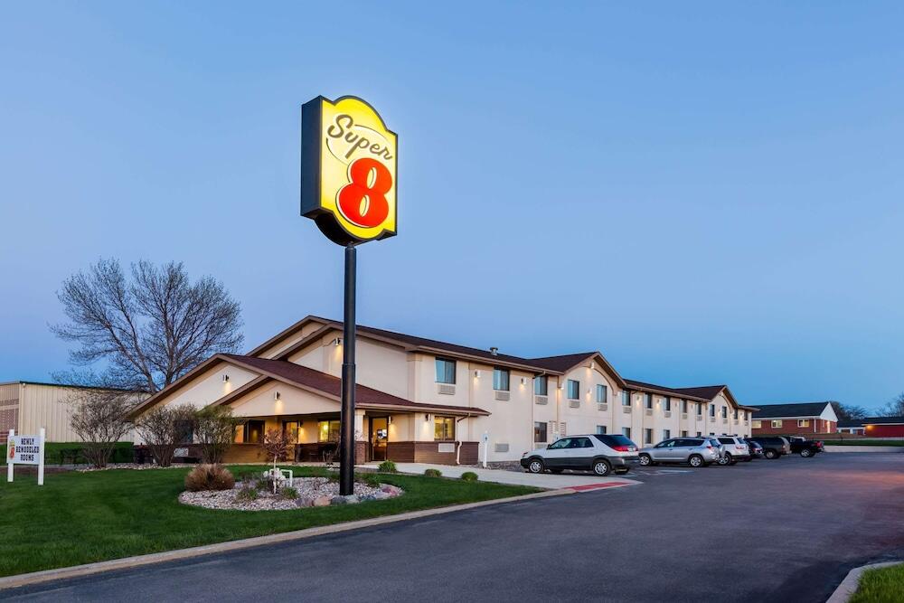Picture of Super 8 by Wyndham Spirit Lake/Okoboji