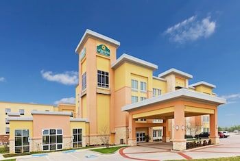 Picture of La Quinta Inn & Suites by Wyndham Burleson