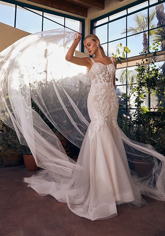 Casablanca Bridal Style 2523 Evelise Fit-and-Flare Wedding Dress - 4