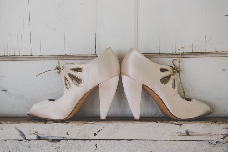 Vintage Champagne-Colored Heeled Shoes