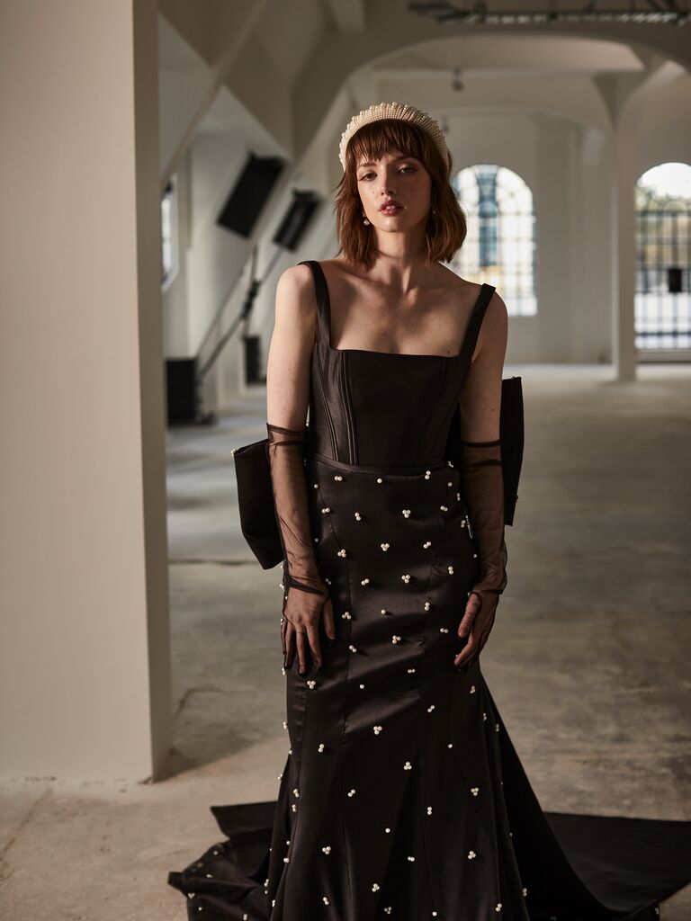 Black silk structured wedding dress, fashion trends 2024