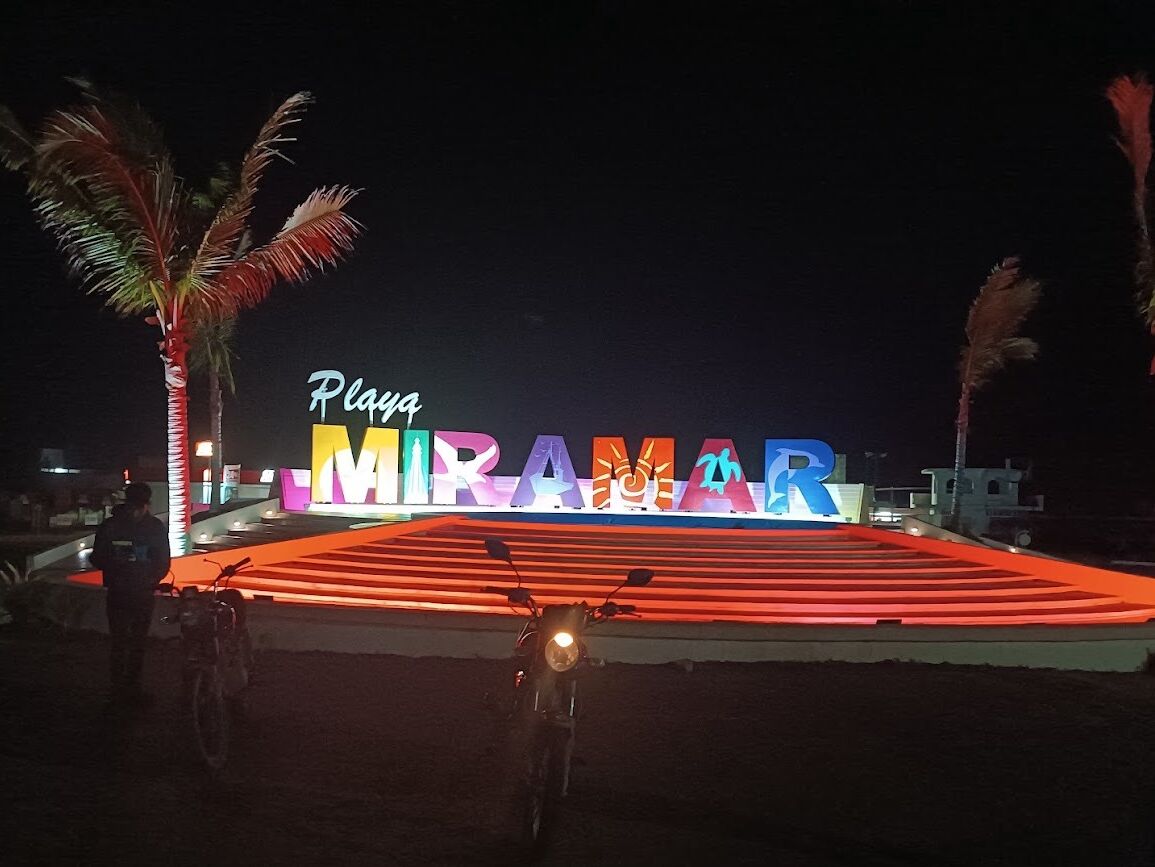 Picture of Letras de Playa Miramar