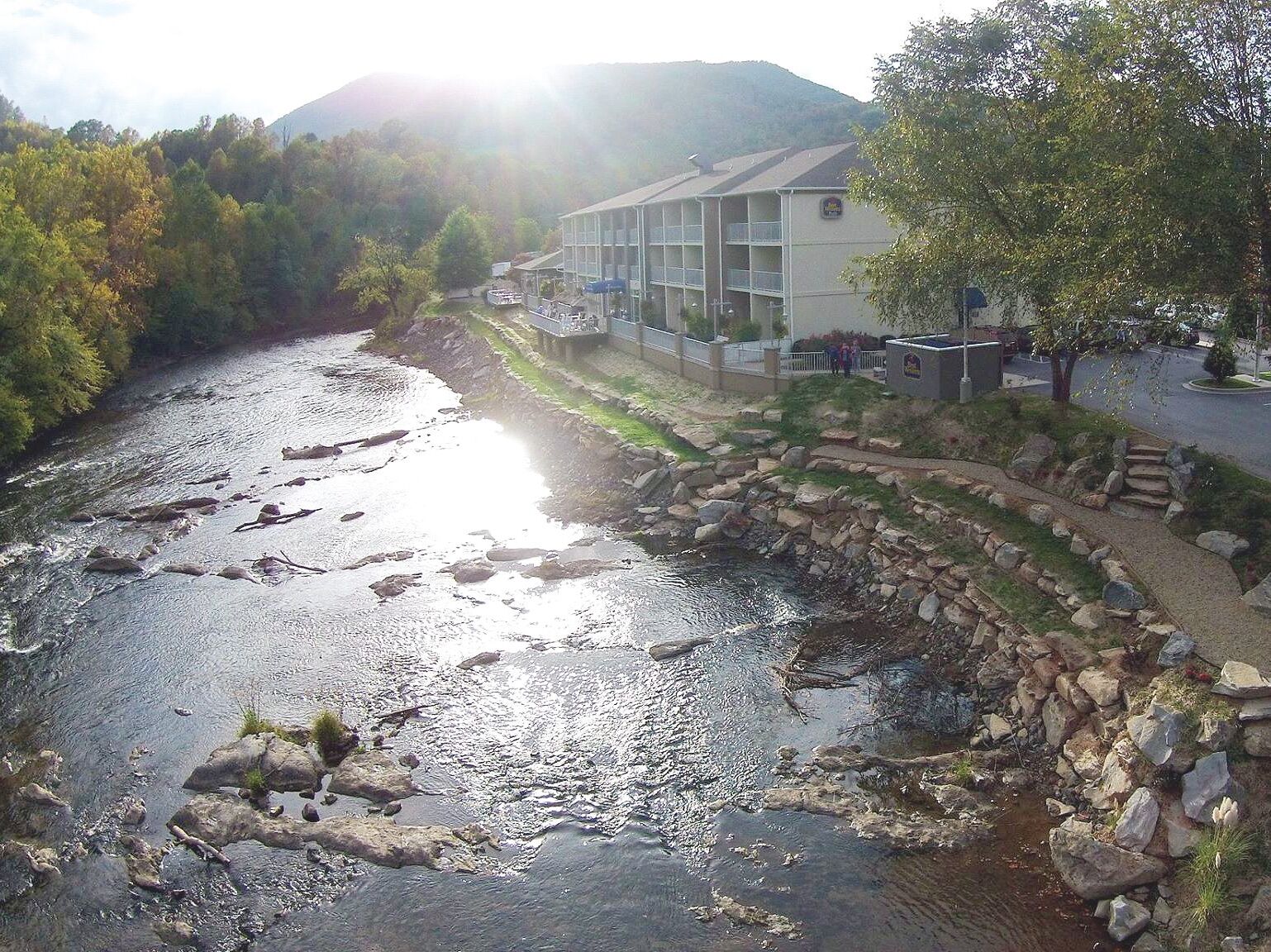 Picture of Best Western Plus River Escape Inn & Suites