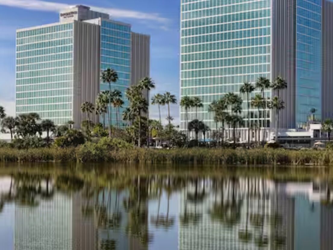 Picture of DoubleTree by Hilton Hotel at the Entrance to Universal Orlando