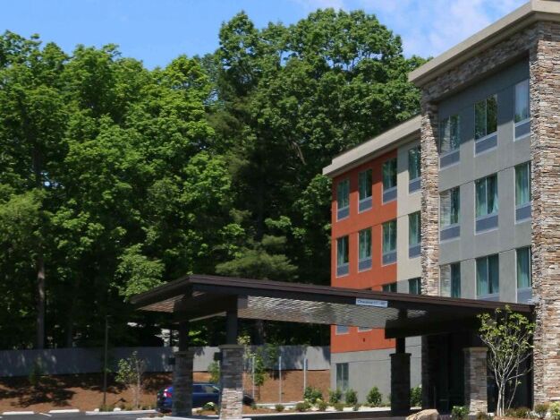 Picture of Holiday Inn Express & Suites Hendersonville SE - Flat Rock, an IHG Hotel