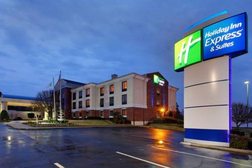 Picture of Holiday Inn Exp Stes