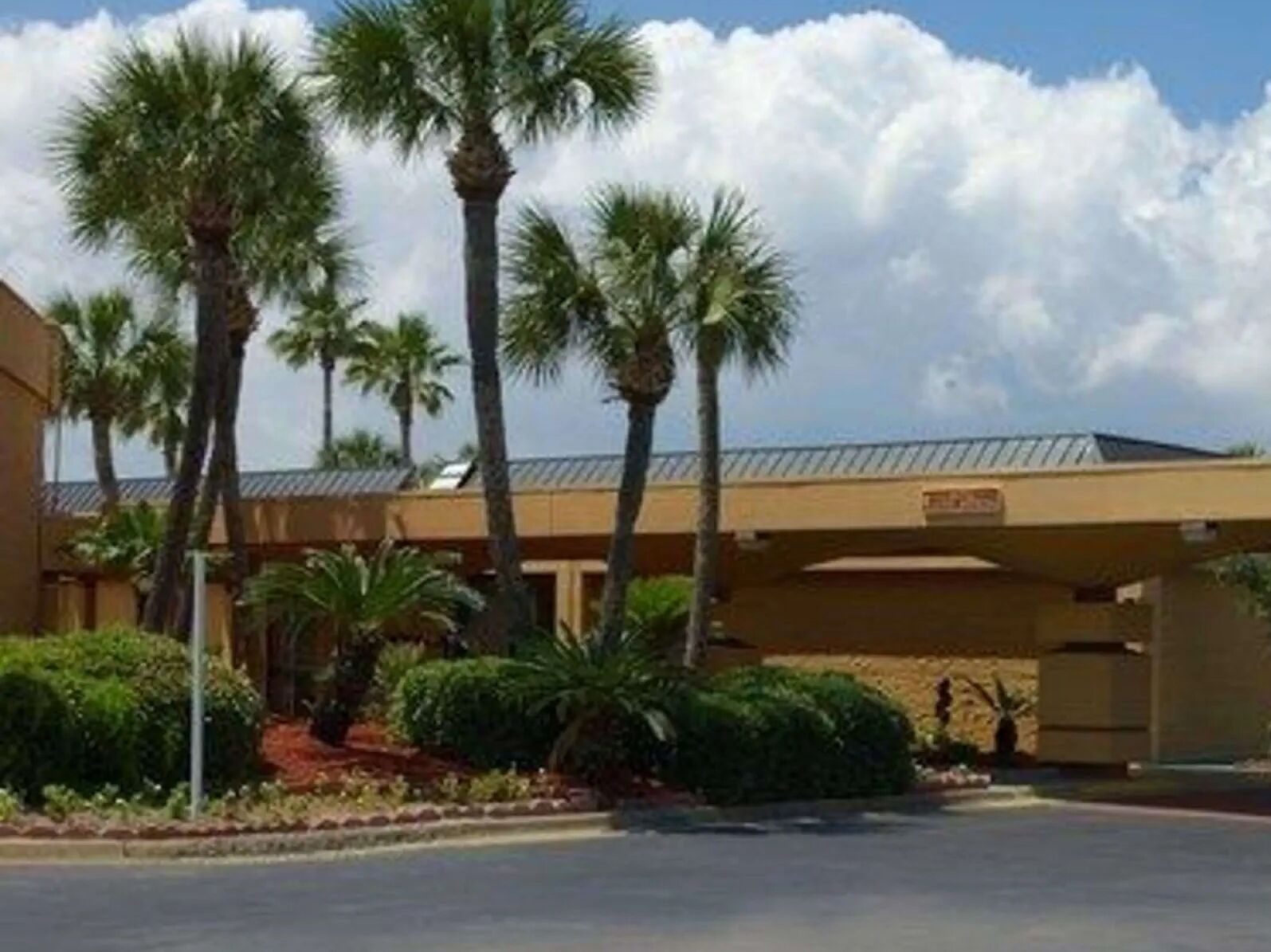 Picture of Quality Inn & Suites on the Bay near Pensacola Beach