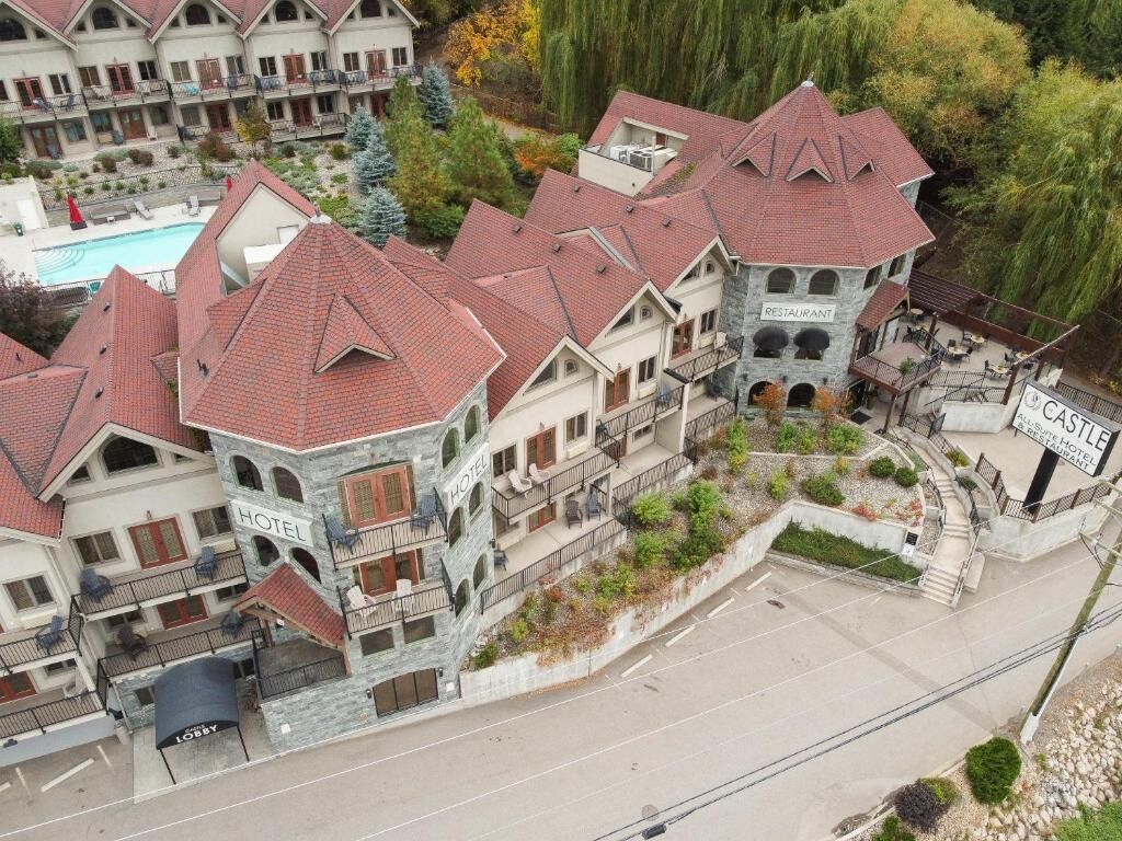 Picture of The Castle at Swan Lake Hotel