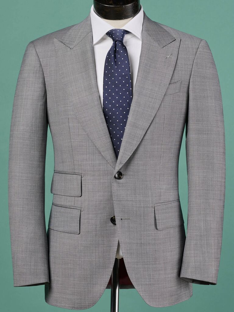 Wide-breasted suit, top suit trends for grooms 2023. 