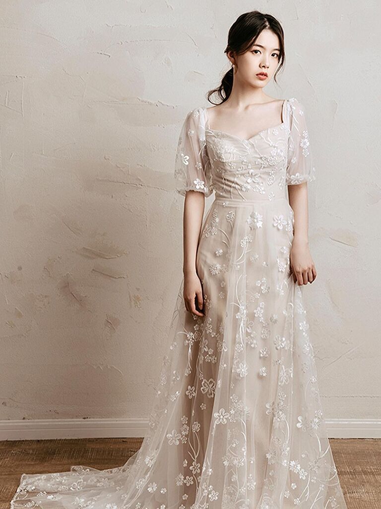 Floral petite wedding dress by Cocomelody. 