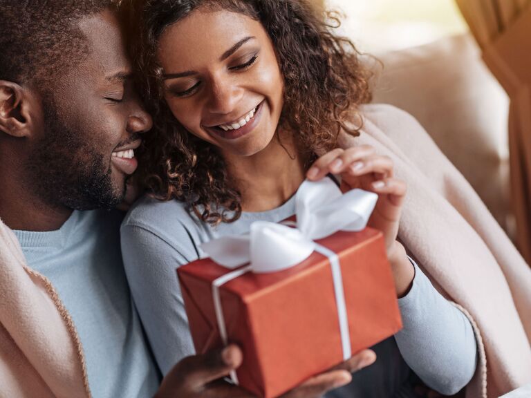 Milestone Anniversary Gifts by Year: Traditional & Modern Themes