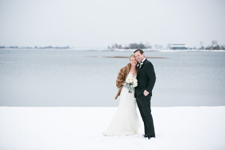 Deirdre O’Connor (32 and works in advertising sales) and Matthew Torrance (32 and works in commercial real estate) planned an elegant winter affair wi