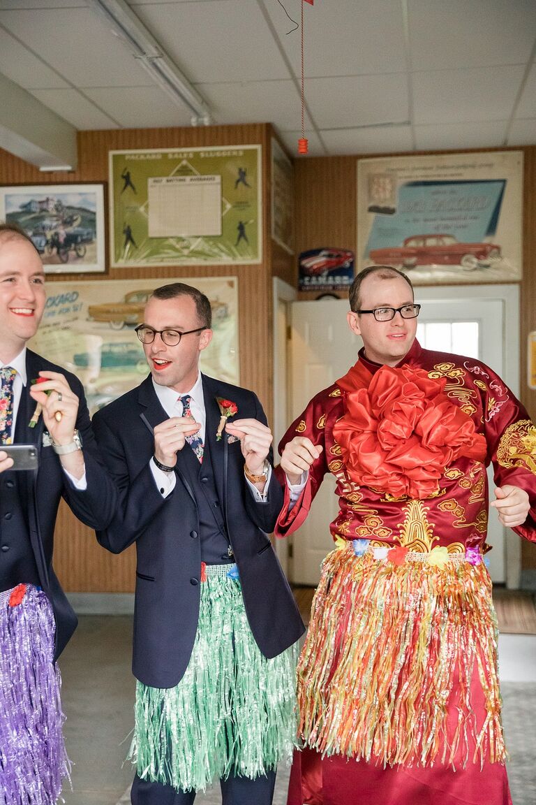 Door games during Chinese wedding