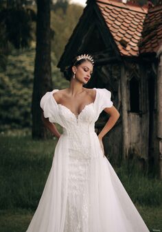 Disney Fairy Tale Weddings Evil Queen - DVL17 Sheath Wedding Dress