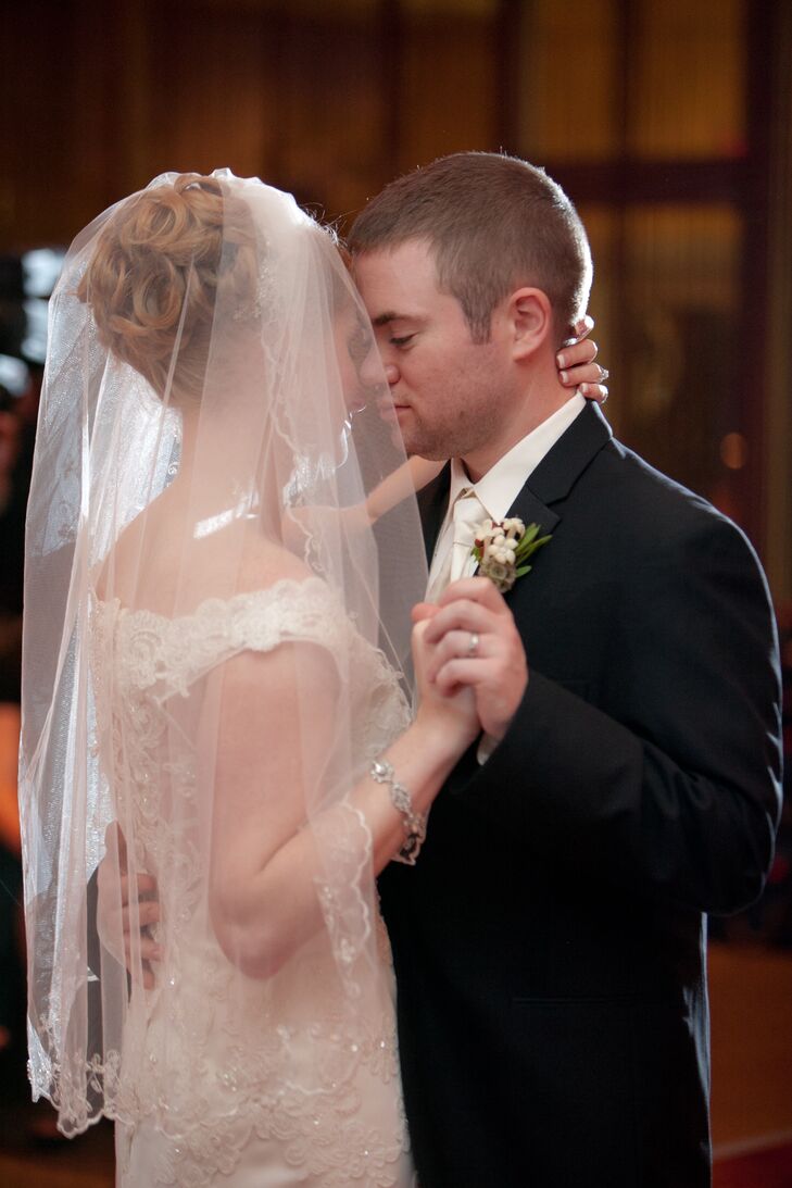 Sara and Rob First Dance
