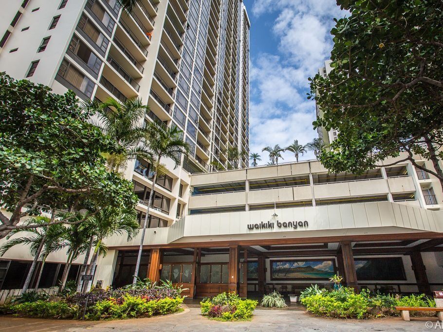 Picture of Waikiki Banyan Rental