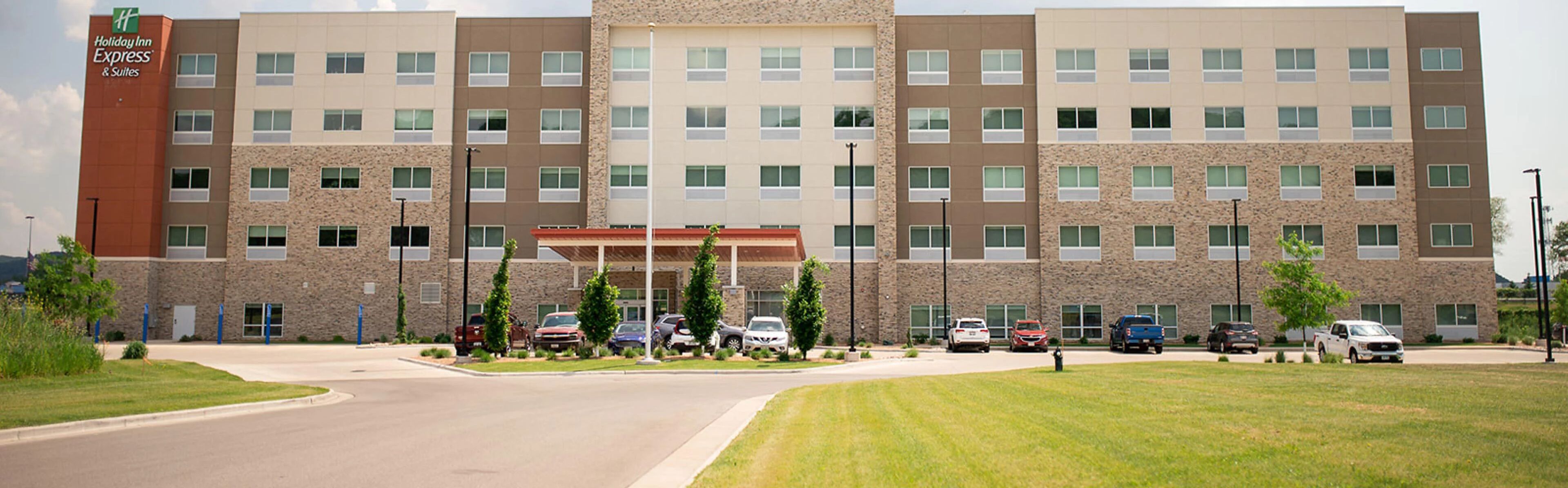 Picture of Holiday Inn & Suites Onalaska