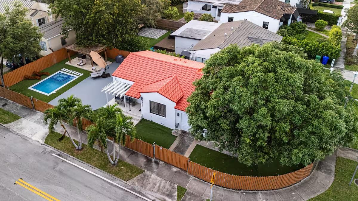 Picture of Luxury Retreat