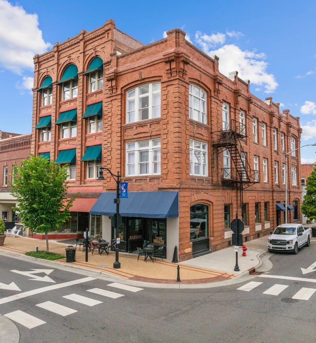 Picture of The West Main
